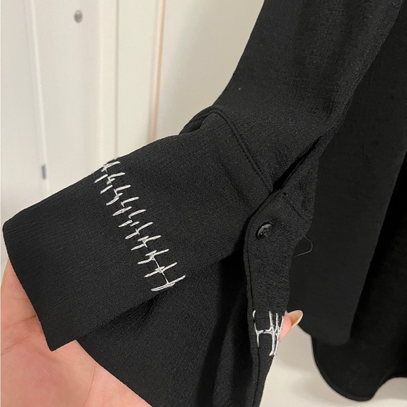 H&M oversized shirt w/ stitch detail - Picture 3 of 3